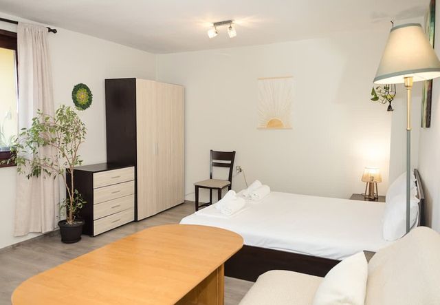 Cozy Sea-View Flat with Balcony in Galata, Varna