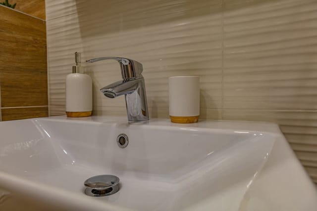 Modern 1BR Apt – Top Location, 4 min to Metro