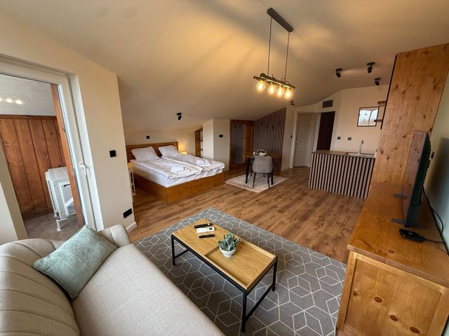 Detelina Mountain Retreat- Cozy Studio with Balcony