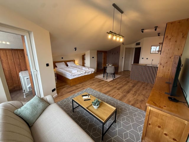 Detelina Mountain Retreat- Cozy Studio with Balcony - Photo 3