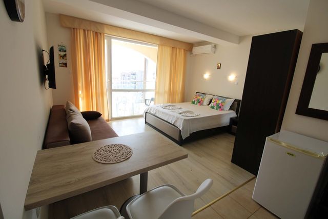 Cosy Studio with Pool and Sea View in Ivet