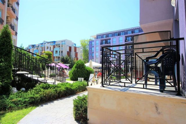 Cozy  pool view apartment on complex Rainbow 3