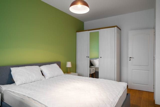 Alla Prima  1BD Flat in Sofia Centre + Desk - Photo 3