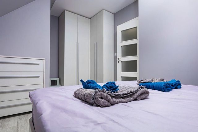 Beautiful 1BD Apartment with a Parking Spot