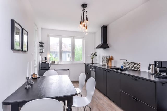 66 Apartment - Stylish Two Bedroom in Lozenets - Photo 4