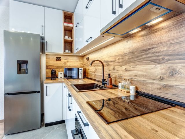 Stylish 1BR in the Heart of Town