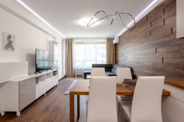 Stylish 1-bedroom Flat in Business District