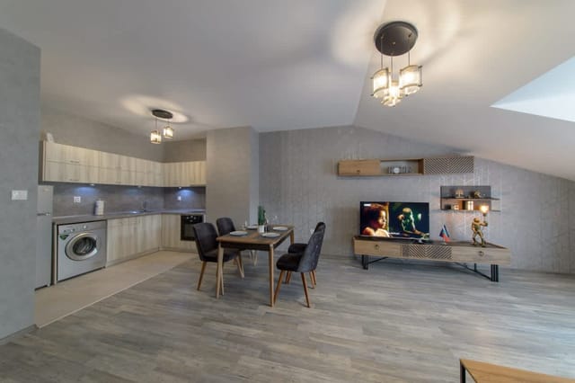 Luxury 2-bedroom apartment by Studenets Center