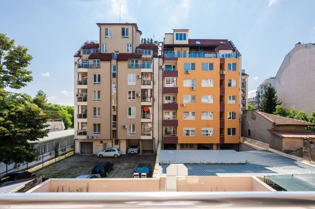 1-Bedroom Flat with Balcony in Sofia Center
