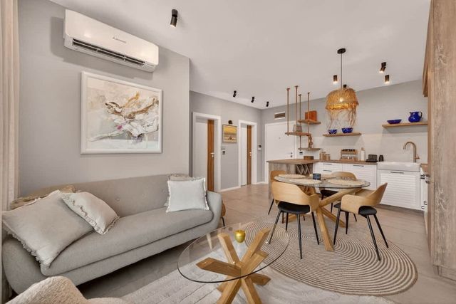 Breezy Boho 2BD Home with Sea View – Chayka