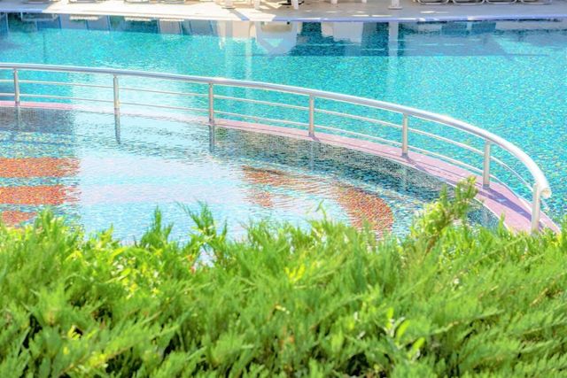 Cozy Rainbow 3  studio direct to the pool