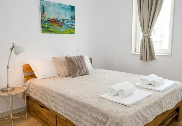 Stylish Flat with Balcony & City Views–Briz, Varna