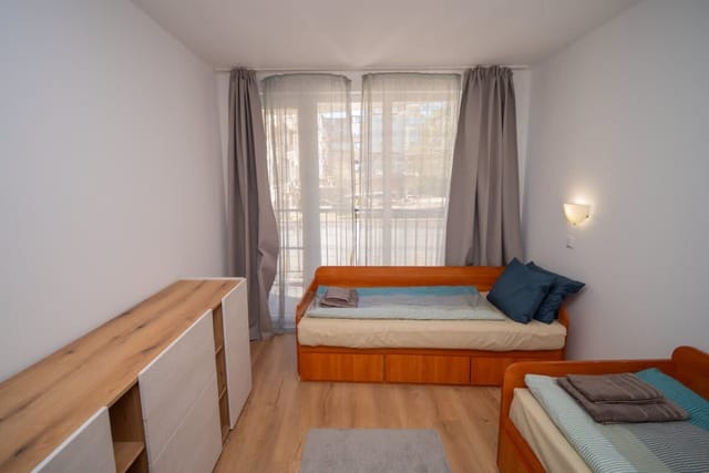 Spacious 2BD Apart. Walk to City Centre