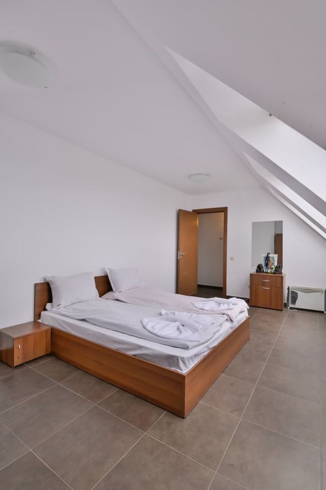 One-Bedroom Maisonette with Spacious Terrace - Photo 3