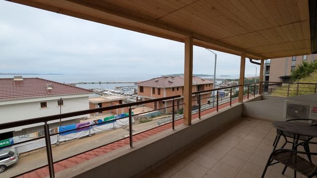 Romantic Getaway 1-BD Apartment with Sea View