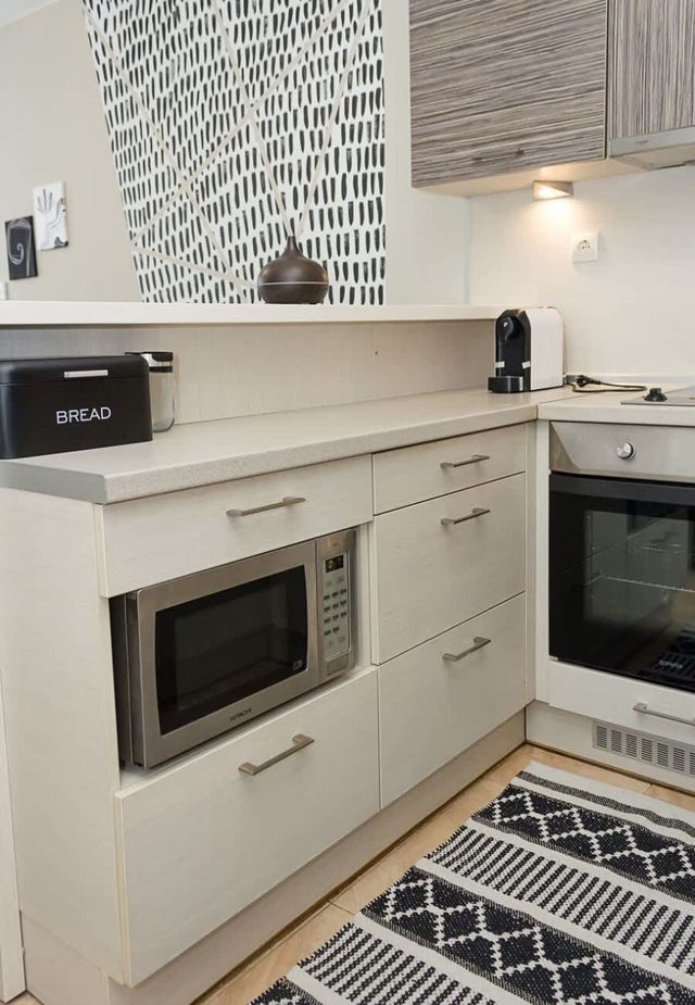 Black & White -1BD Flat in Varna Center