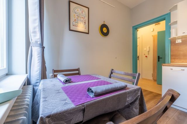 Great Central Cozy Apartment