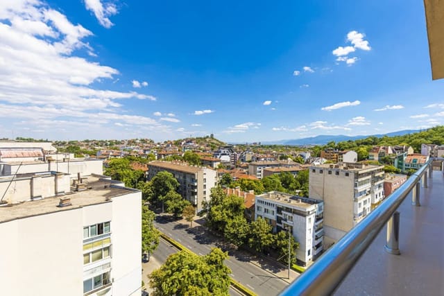 Bright Modern 2BD Apartment with Panoramic View