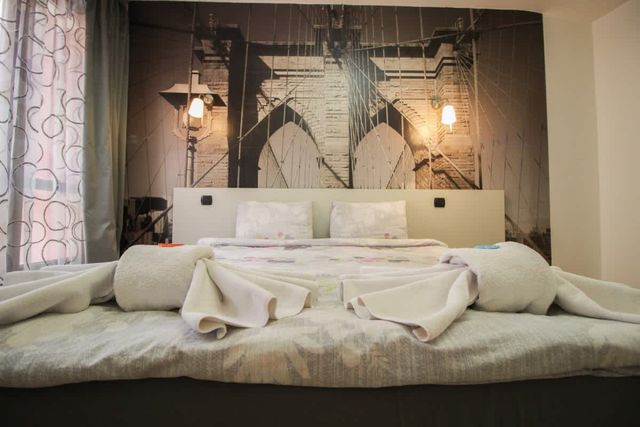 Trendy & Deluxe Apartment