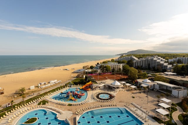 Futuristic One Bedroom Apartment in the Maritim Paradise Blue Hotel