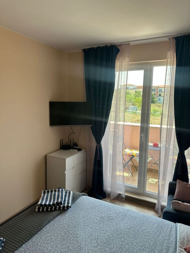 Beachfront Elegant Studio – 100 m from Smokinya Beach