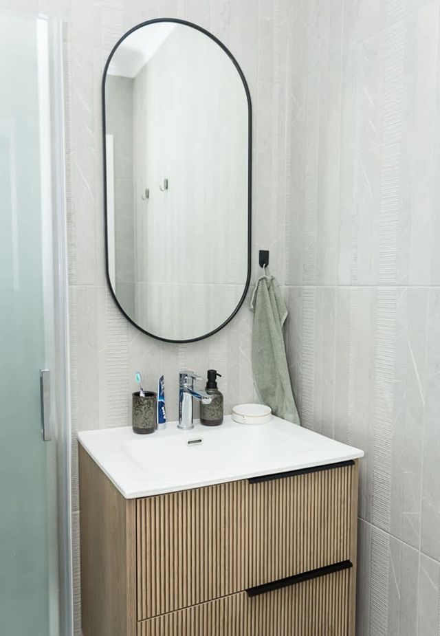 Sea View 1BD Modern Flat in Chayka