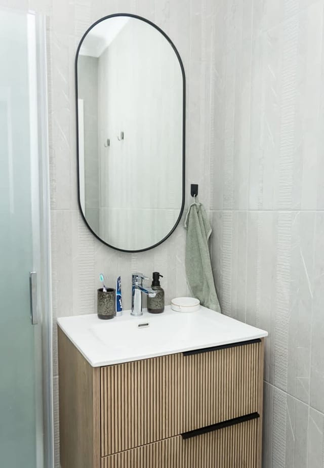 Sea View 1BD Modern Flat in Chayka