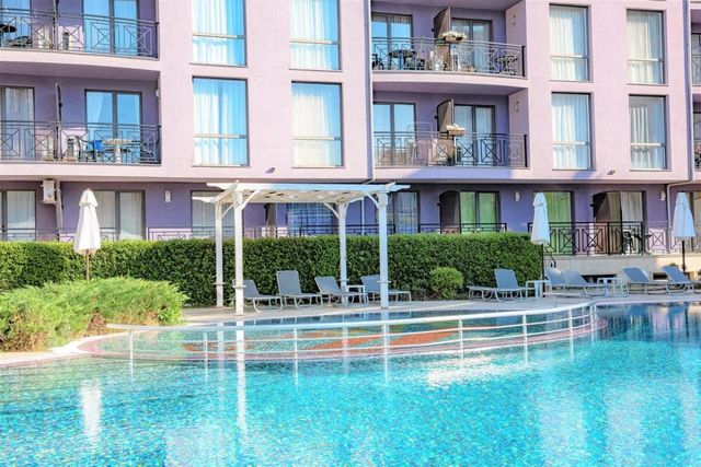 Cozy  pool view apartment on complex Rainbow 3