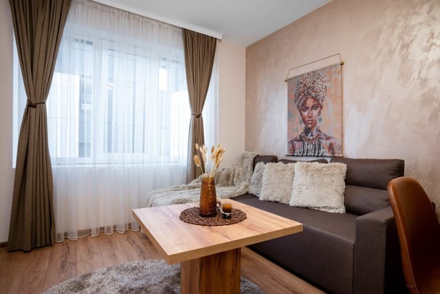 Warm & Spacious Stay with Balcony