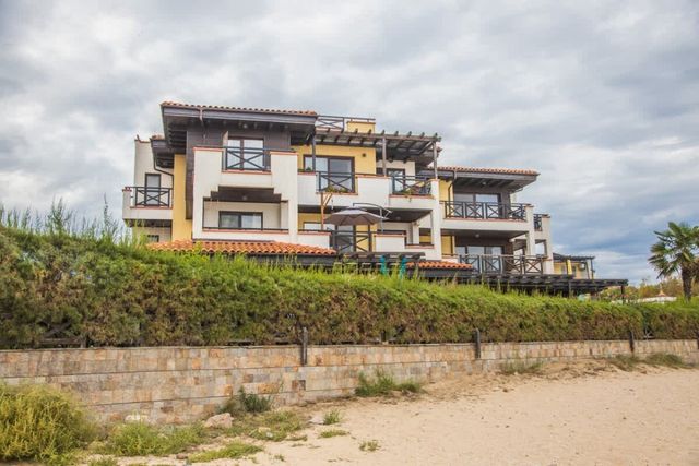 Lovely 3BD flat with Parking and Sea View
