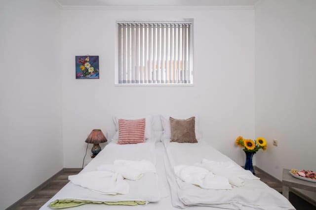 Central 1BD Next to Womens Market and Sofia's Gems