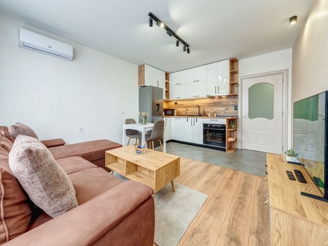 Stylish 1BR in the Heart of Town