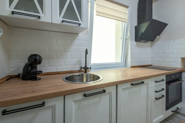 Central Charm  2BD apartment close to NDK