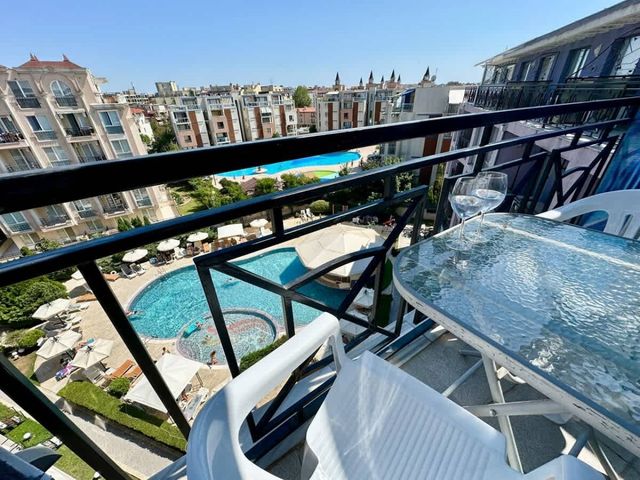 Cozy  pool view apartment on complex Rainbow 3