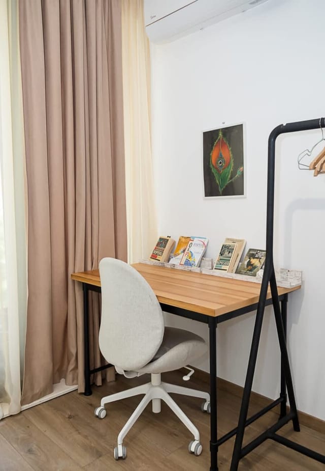 Modern 2-Bedroom Flat with Balcony in Azur Premium