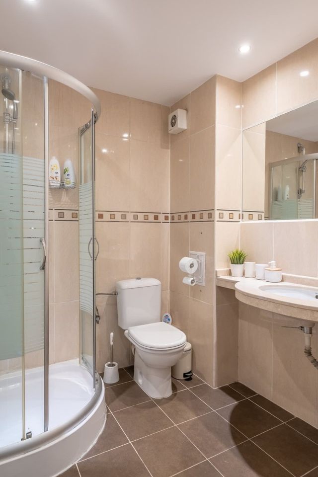 Spacious 1 bedroom apartment in a lively center