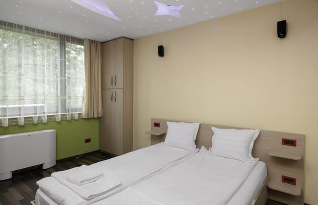 Central 1BD Apartment Next to Women's Market