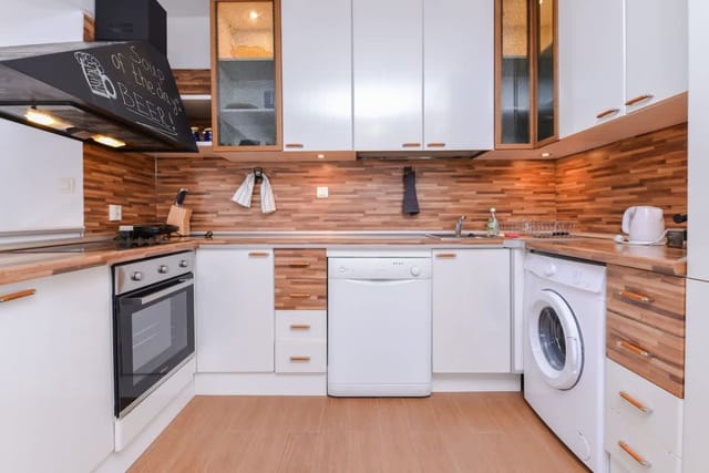 Eleganto - Central 2BD Stylish Apartment