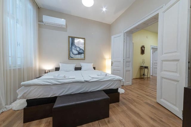 Apo Apartment - Top Center - Photo 2