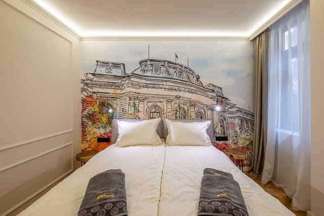 SOFapart Boutique Apt with 3 BDR + 2 BTH & Parking