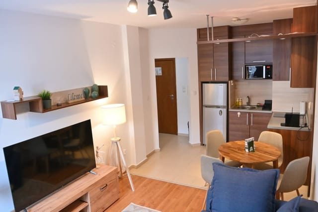 Cozy Flat with Pool & Mountain Views, Near Gondola