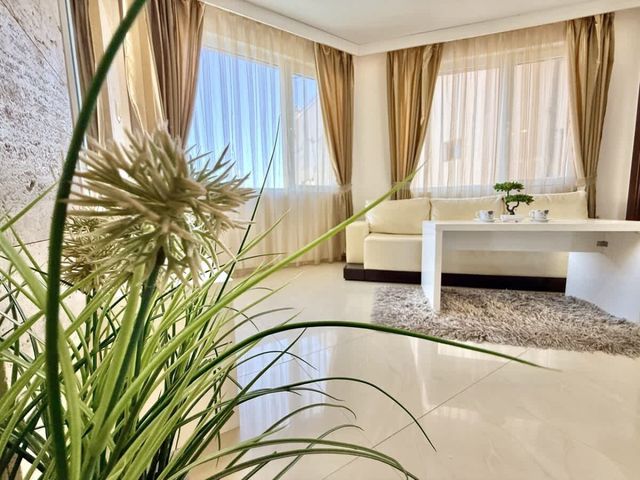 Cozy apartment in Emerald Paradise