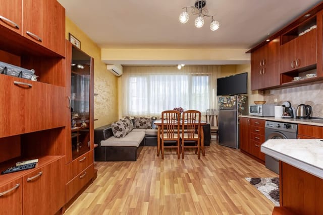 Comfort Corner - 1BD with Balcony