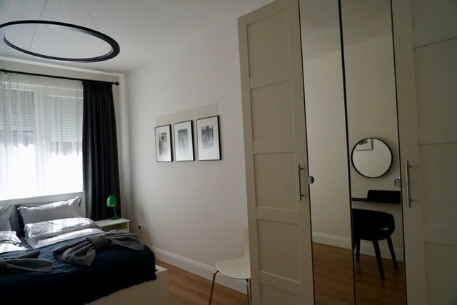 A French affair. With parking, style and elegance.