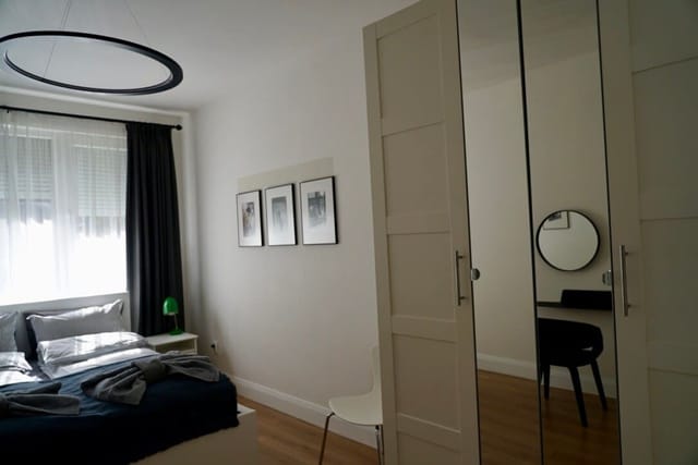 A French affair. With parking, style and elegance.