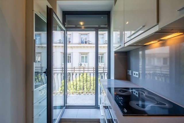 Spacious & Modern 2BD/2BA Flat | Prime Location