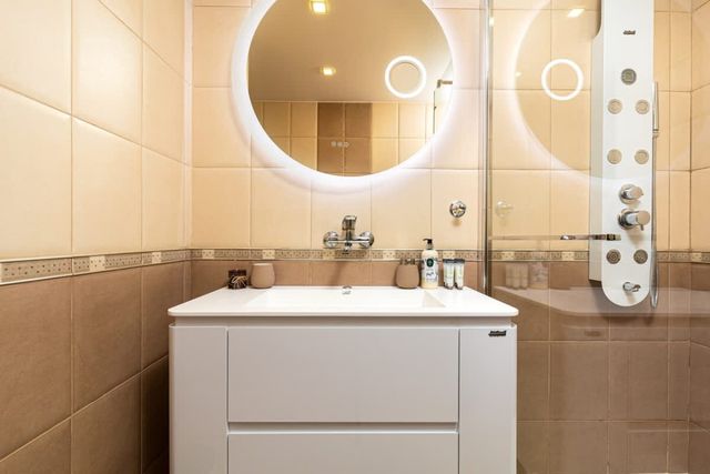 Centrally-located 1BD Apartment near Kapana