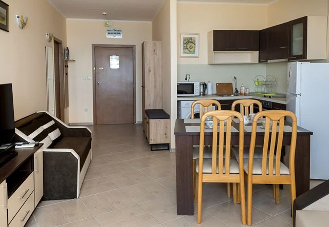 Cozy Retreat with Sea View & Balcony | Nikea Park