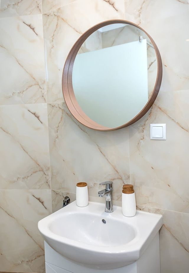 Modern Flat with Parking - St Constantine & Helena