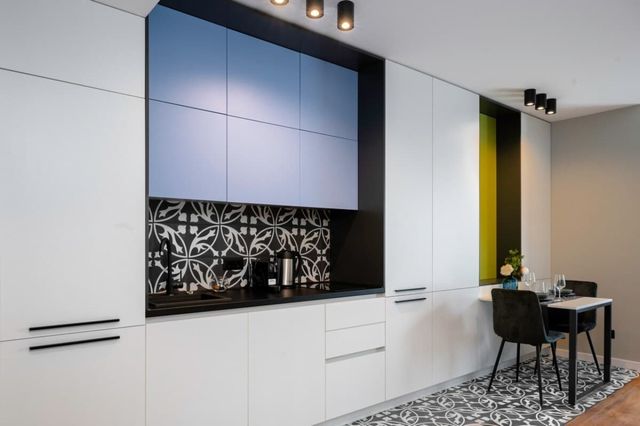 Aviva Living - Big Studio